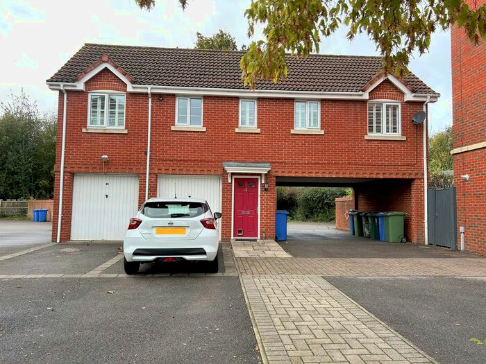 2 Bedroom Maisonette To Rent In Emerald Crescent, Sittingbourne, ME10