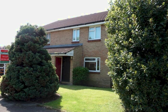 1 Bedroom Flat To Rent In Jasmin Road, West Ewell, KT19