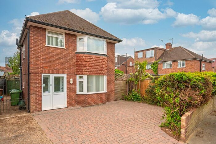 3 Bedroom Detached House For Sale In Wolsey Road, Sunbury-On-Thames, TW16
