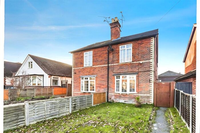 3 Bedroom Semi Detached House For Sale In Pinewood Avenue, Crowthorne, Berkshire, RG45