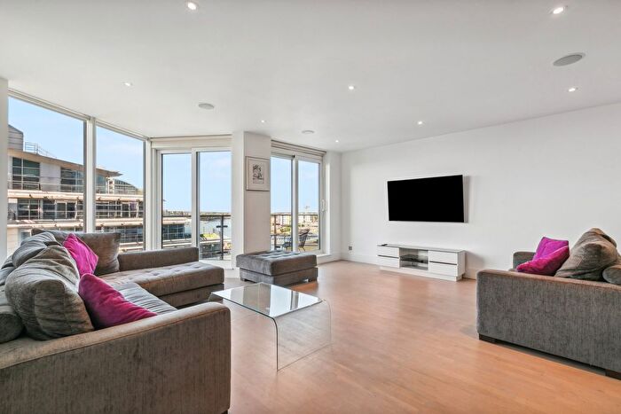 3 Bedroom Flat For Sale In Ensign House, Juniper Drive, SW18