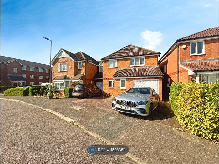 4 Bedroom Semi-Detached House To Rent In Manton Road, Enfield, EN3