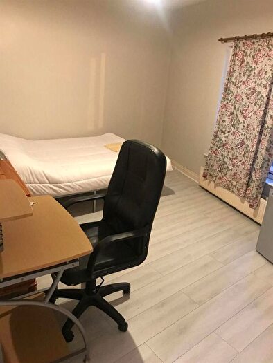 5 Bedroom Flat To Rent In Wilmslow Road, Manchester, M14