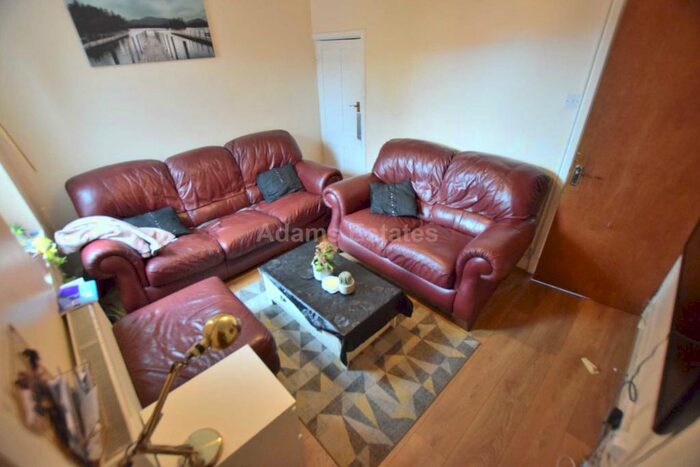 4 Bedroom Terraced House To Rent In Blenheim Gardens, Reading, RG1