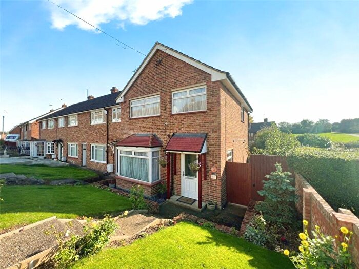 3 Bedroom End Of Terrace House For Sale In Fens Way, Swanley, Kent, BR8