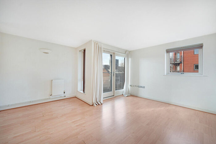 2 Bedroom Flat To Rent In Wellington Square, Kings Cross, N1