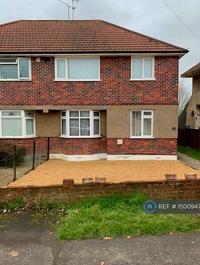 2 Bedroom Flat To Rent In Glenthorne Avenue, Yeovil, BA21