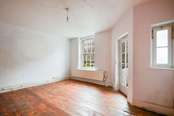 1 Bedroom Flat For Sale In Flat Faraday House, York Rise, Dartmouth Park, London, NW5