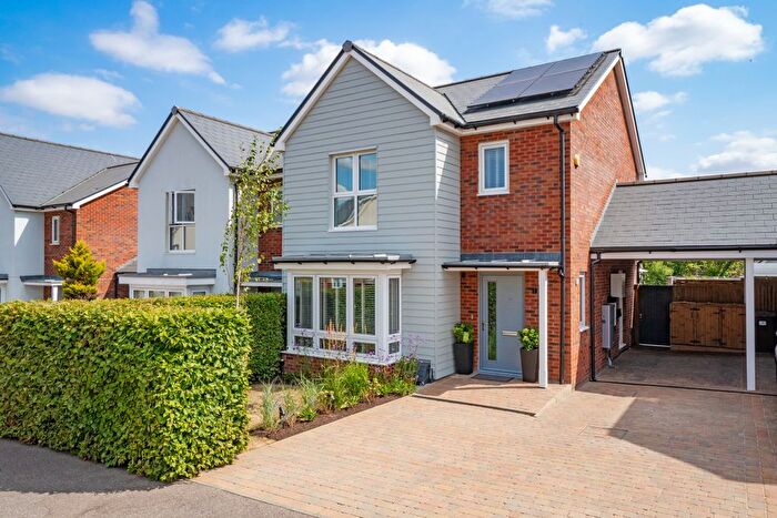3 Bedroom Semi Detached House For Sale In Herald Gardens, Tunbridge Wells, Kent, TN2