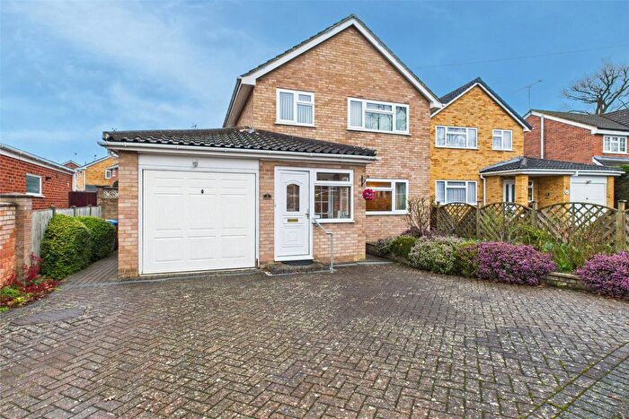 4 Bedroom Detached House For Sale In Limecroft, Yateley, Hampshire, GU46