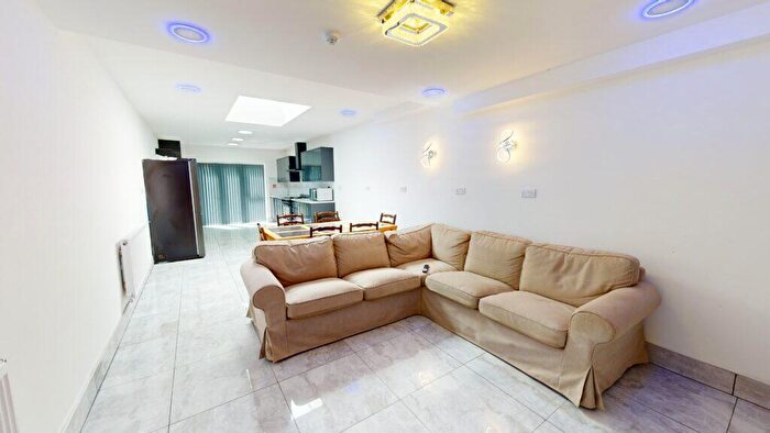 5 Bedroom House To Rent In Harrow Road, Selly Oak, Birmingham, B29