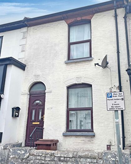2 Bedroom Terraced House For Sale In Canterbury Street, Gillingham, ME7