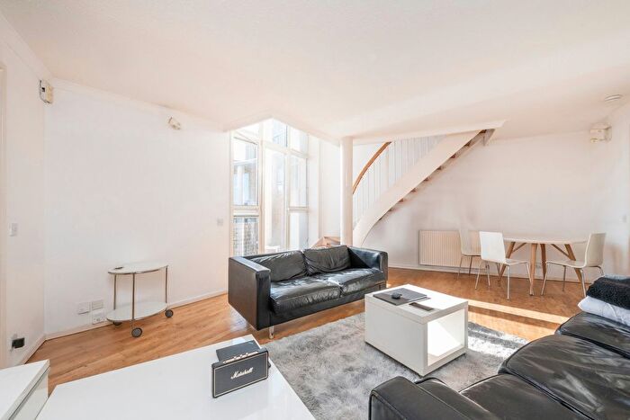 2 Bedroom Property To Rent In Princes Court, Surrey Quays, SE16