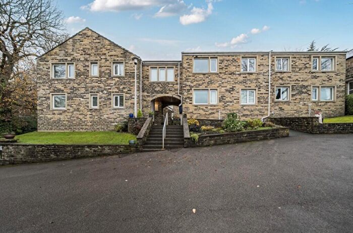 2 Bedroom Apartment For Sale In Linnburn Mews, Ilkley, West Yorkshire, LS29