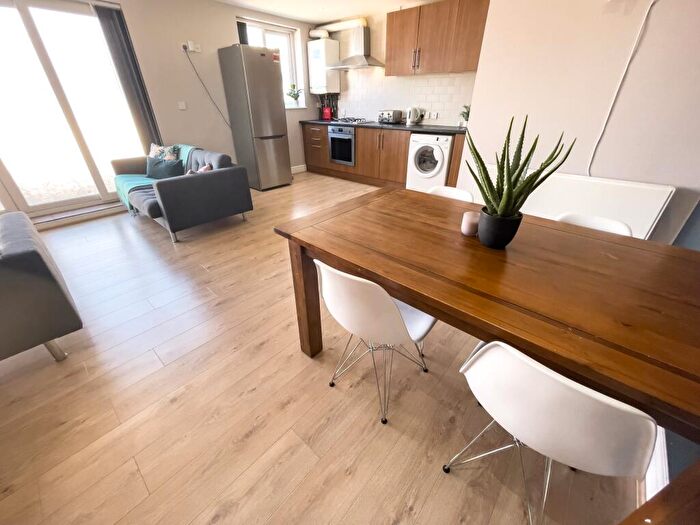 5 Bedroom Flat To Rent In Stafford Street, L3