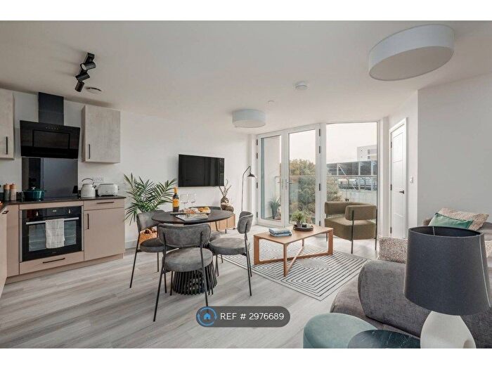 2 Bedroom Flat To Rent In The Sloop, Poole, BH14