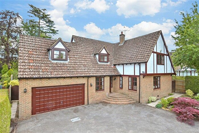 5 Bedroom Detached House For Sale In Sycamore Close, Fetcham, Surrey, KT22