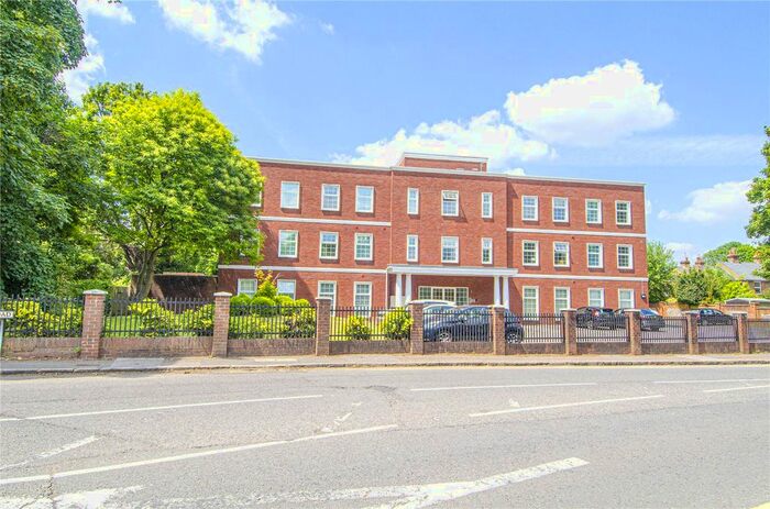 1 Bedroom Flat To Rent In Park House, 38 Station Road, Loudwater, High Wycombe HP10