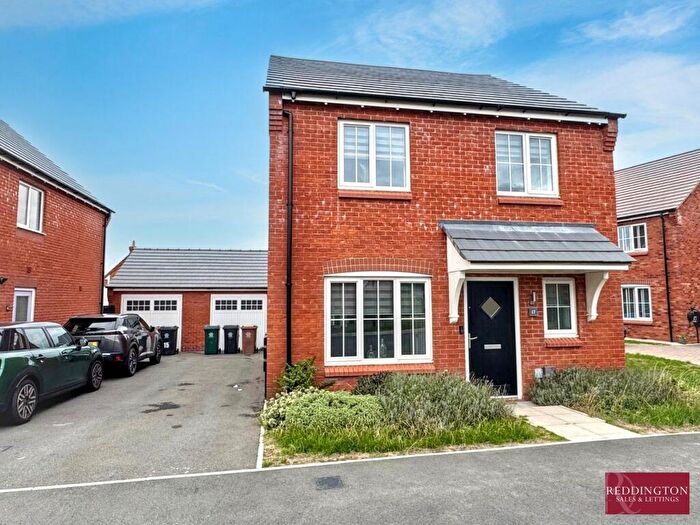 3 Bedroom Detached House For Sale In Stroudley Drive, Midway, Swadlincote, DE11