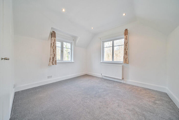 2 Bedroom Detached House To Rent In Leatherhead Road, Oxshott, KT22