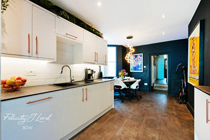 3 Bedroom Terraced House For Sale In Abbott Road, London, E14