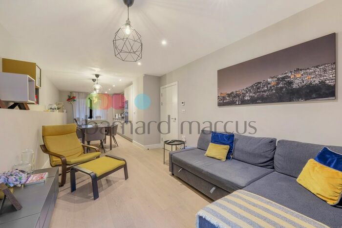 3 Bedroom Flat To Rent In South Park Hill Road, South Croydon, CR2