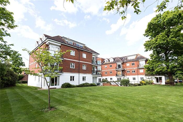 2 Bedroom Flat To Rent In The Downs, Wimbledon, SW20