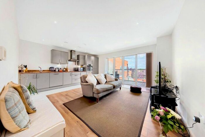 1 Bedroom Flat To Rent In Kingston Road, Raynes Park, London, SW20