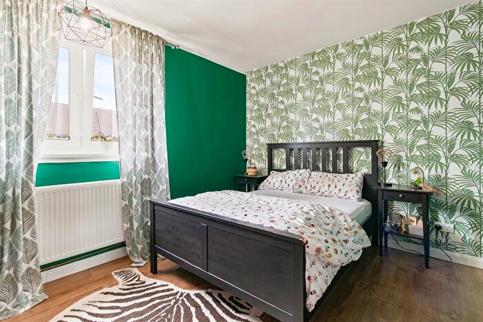 2 Bedroom Flat For Sale In Lesmuir Drive, Glasgow, G14