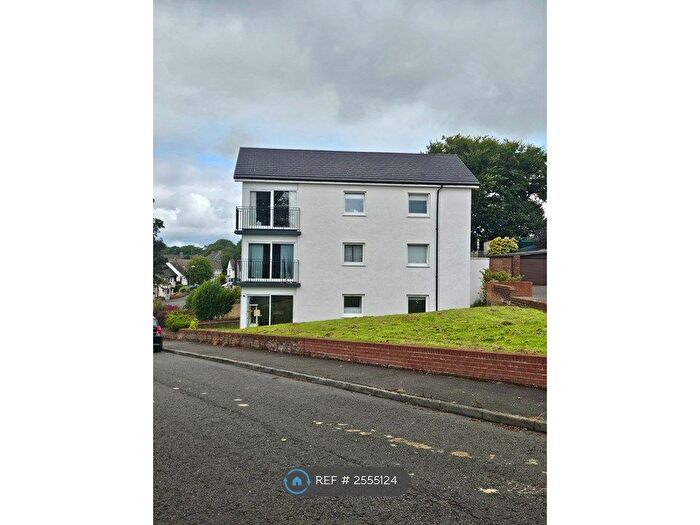 3 Bedroom Flat To Rent In The Green, Bathgate, EH48