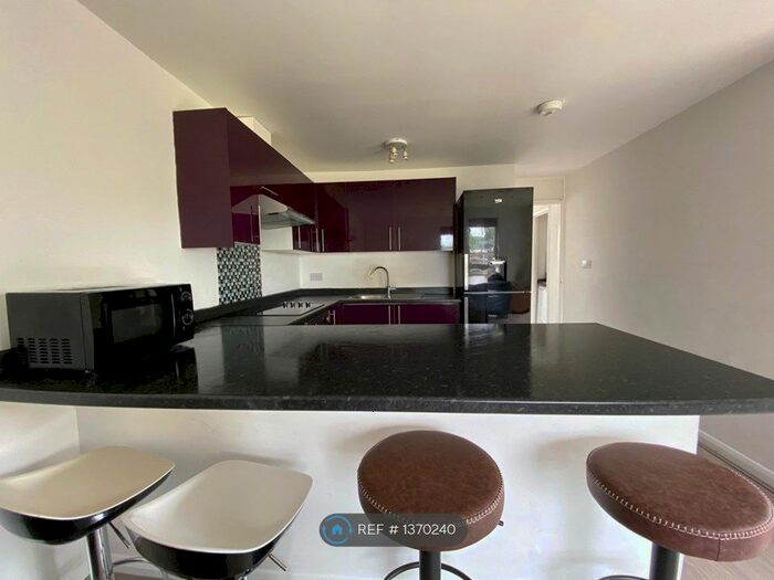 3 Bedroom Bungalow To Rent In Headcorn Drive, Canterbury, CT2