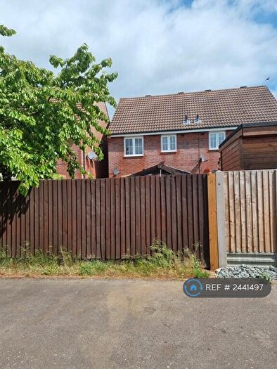 3 Bedroom Semi-Detached House To Rent In Miller Close, Bedford, MK41