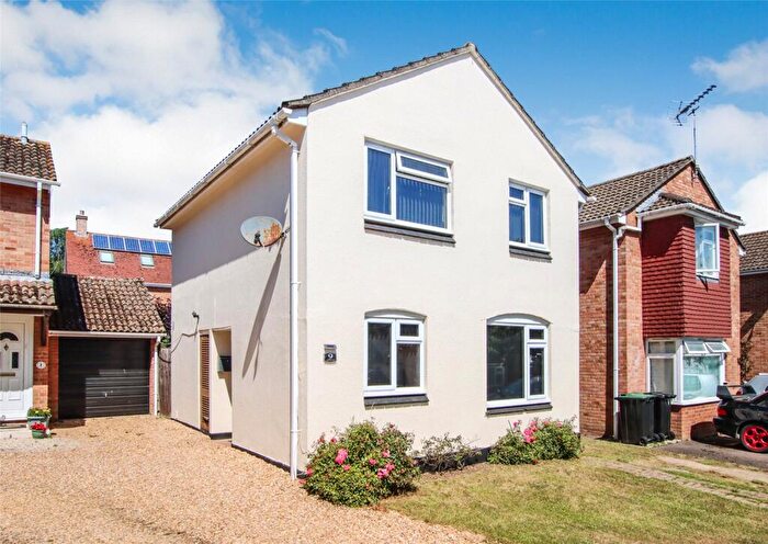 3 Bedroom Detached House For Sale In Sarum Walk, Lymington, Hampshire, SO41