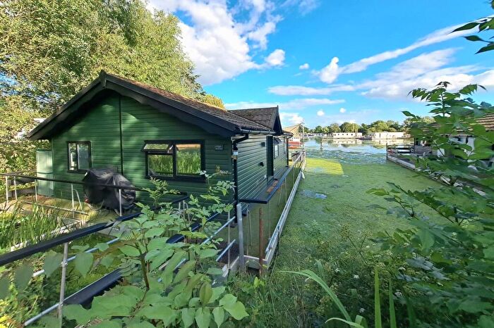 2 Bedroom Property For Sale In Banks End, Wyton, PE28