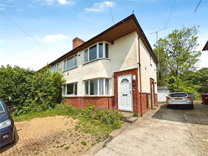 2 Bedroom Maisonette For Sale In Barnsdale Road, Reading, Berkshire, RG2