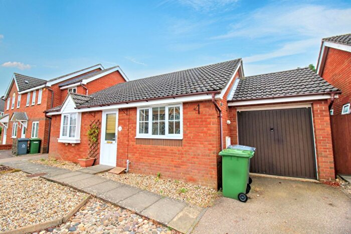 4 Bedroom Detached Bungalow To Rent In Bill Todd Way, Taverham, NR8