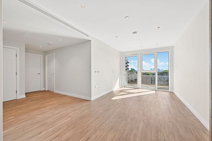 2 Bedroom Flat To Rent In Oval Village, Woodall Way, London, SE11