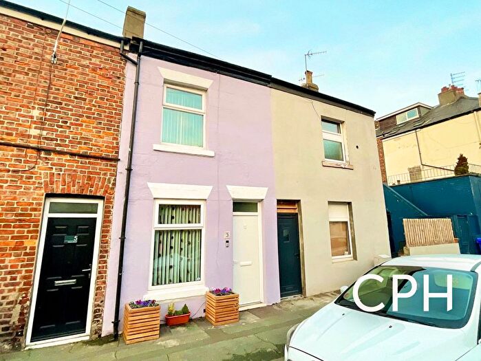 3 Bedroom Terraced House For Sale In Nelson Street, Scarborough, YO12