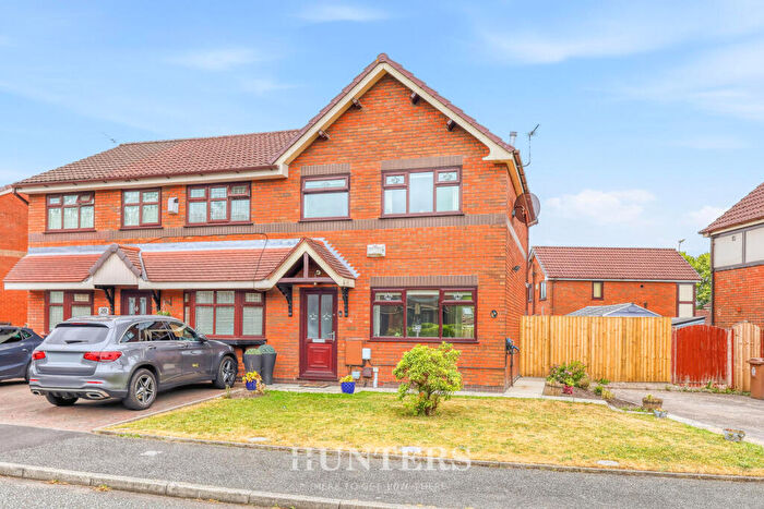 3 Bedroom Semi-Detached House For Sale In St. Dominics Way, Alkrington, Middleton, M24