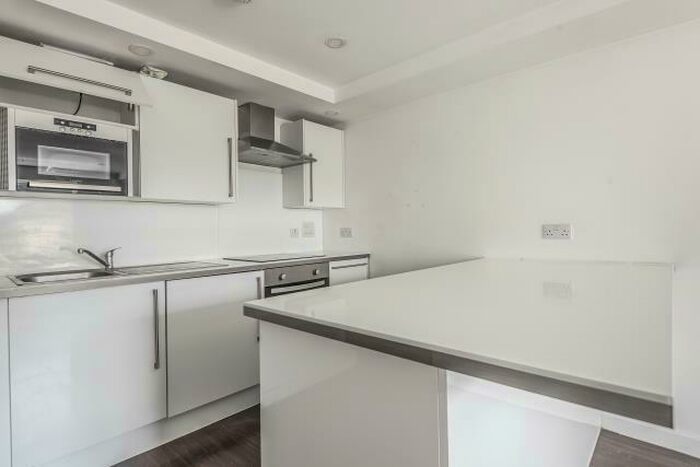 2 Bedroom Apartment To Rent In Bracknell, Berkshire, RG12