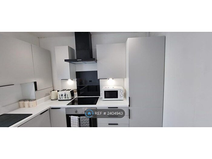 4 Bedroom Terraced House To Rent In Harwich Road, Colchester, CO4