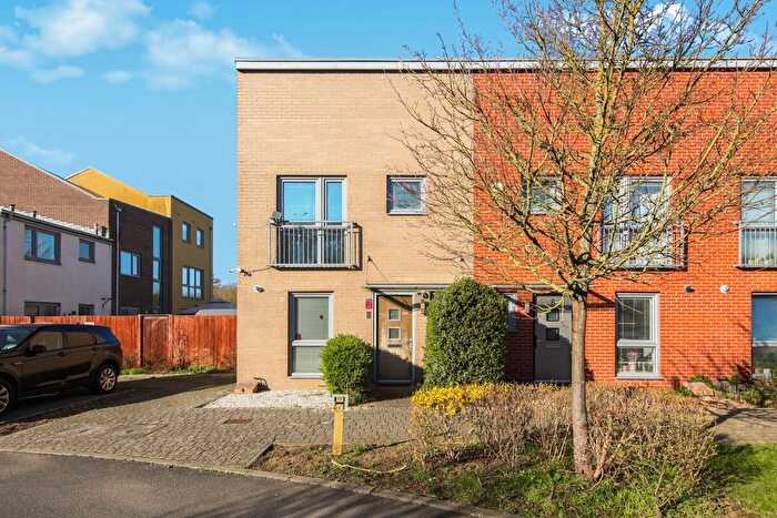 3 Bedroom Semi Detached House To Rent In Vimy Drive, Dartford, DA1