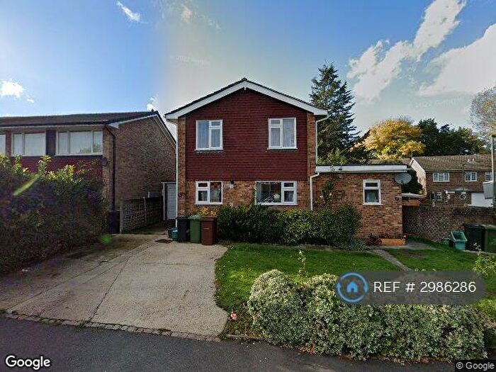 2 Bedroom Flat To Rent In Marshalls Close, Epsom, KT19