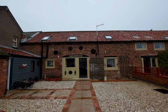2 Bedroom Barn Conversion To Rent In High Street, Corringham, DN21
