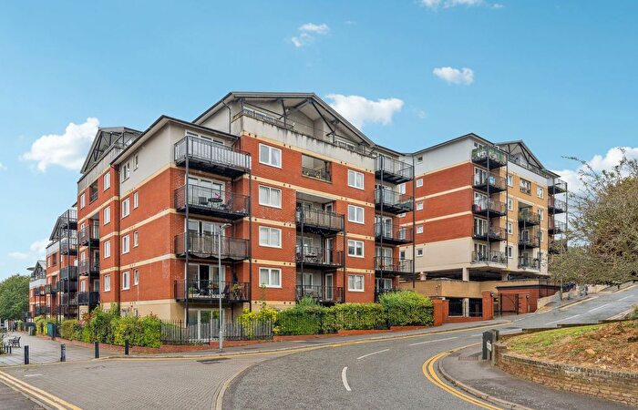 3 Bedroom Flat To Rent In Northway, Rickmansworth, WD3