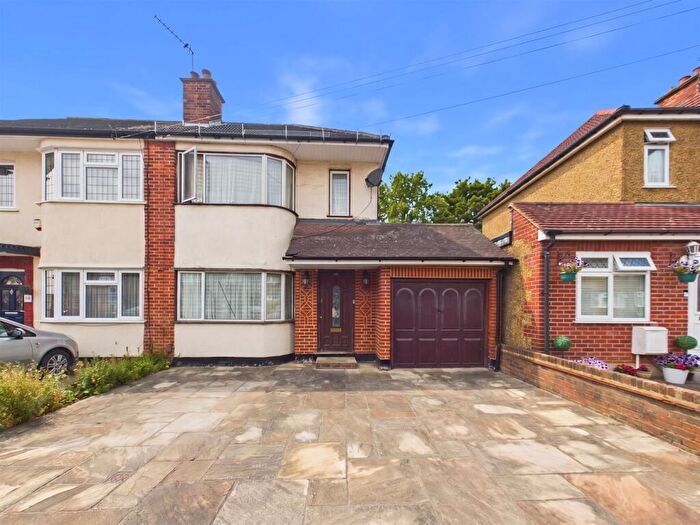 3 Bedroom End Of Terrace House For Sale In Hatherleigh Road, Ruislip, HA4