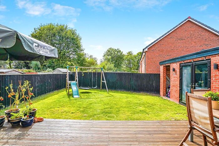 4 Bedroom Detached House For Sale In Netherwood Avenue, Castleford, West Yorkshire, WF10