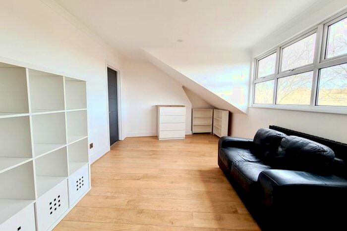 Studio To Rent In Grosvenor Avenue, Highbury, N5