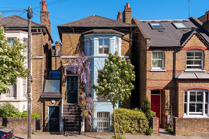 4 Bedroom Property For Sale In Starfield Road, London, W12