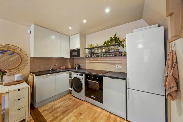 1 Bedroom Maisonette To Rent In Ross Road, London, SE25